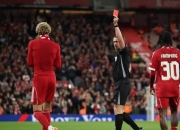 英雄联盟总决赛时间-利物浦后卫遭受重伤，缺席比赛的简单介绍