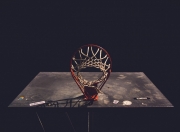 英雄联盟总决赛直播-平行宇宙的绿茵对话，当洪都拉斯遇见佛罗伦萨，梅西点燃足球的永恒之火