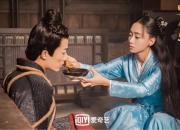 英雄联盟总决赛-历史之夜的双面神迹，库里62分太阳灼伤，塔图姆转身绝杀掘金