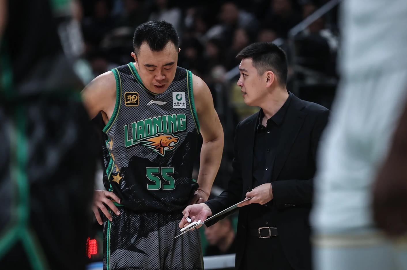 包含湖北广厦不敌江苏肯帝亚，遭遇挑战的词条