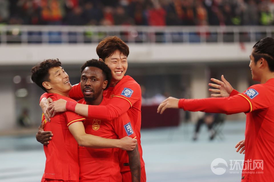 亚洲球队在国际足球赛事中大放异彩