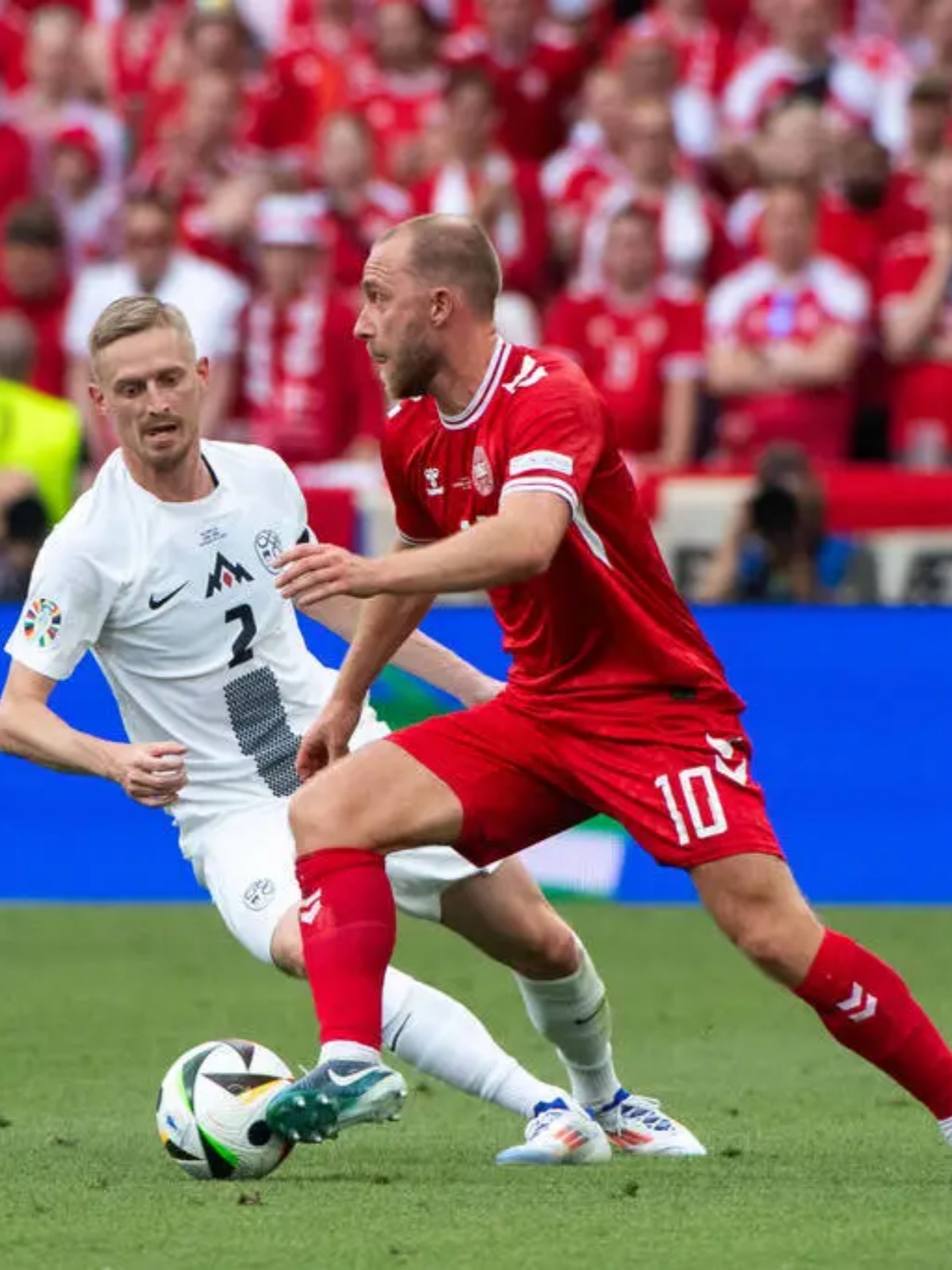 英格兰队稳居小组头名，势必前往年欧洲杯的简单介绍