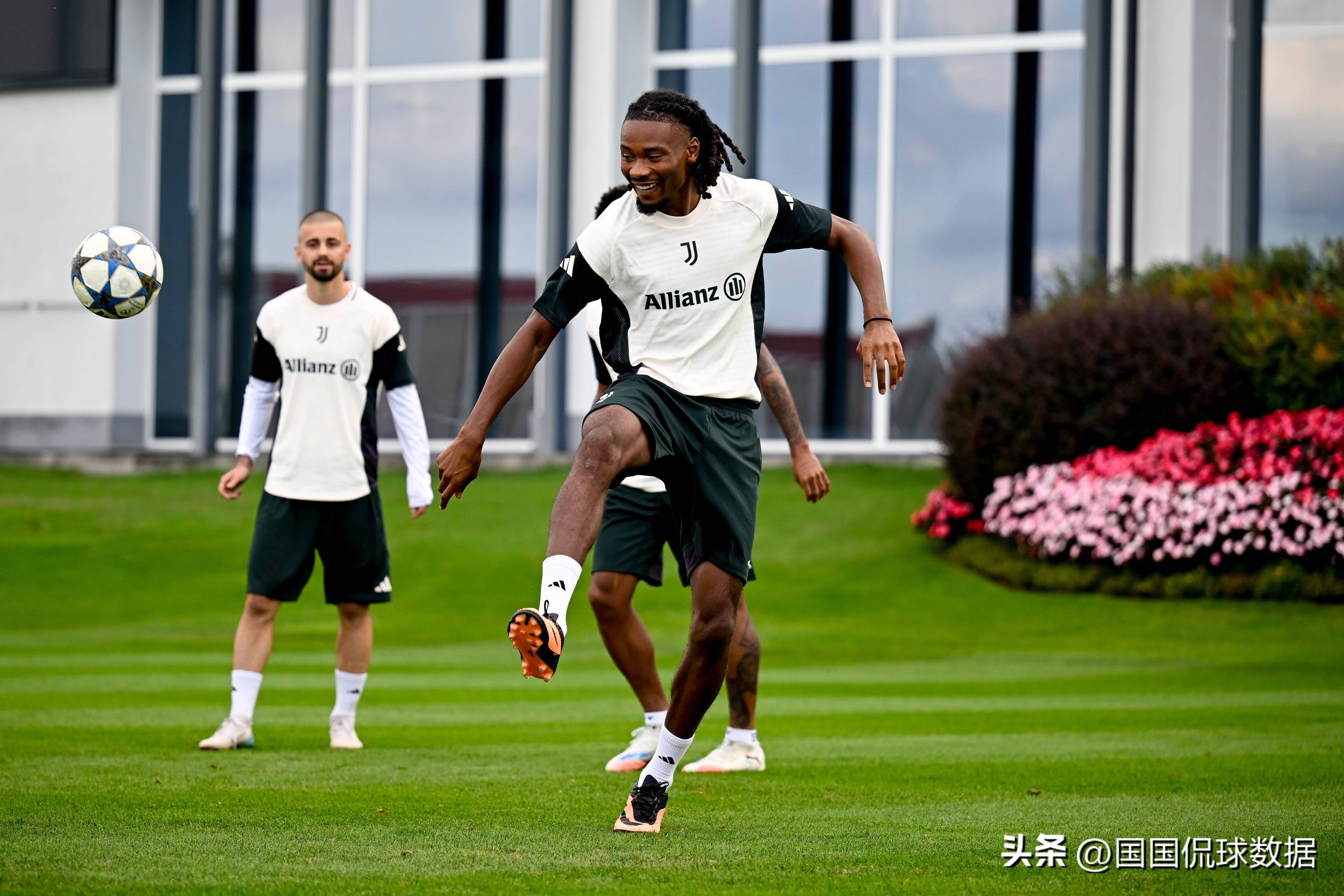 尤文图斯逆袭成功,晋级欧冠八强 尤文图斯逆袭成功,晋级欧冠八强