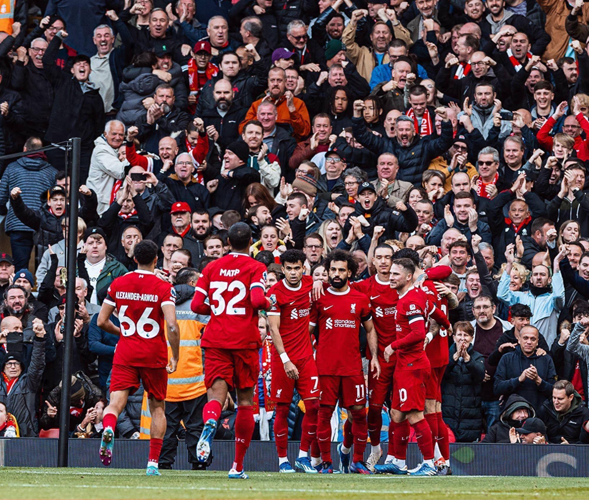 包含那不勒斯绝杀利物浦,莫兰特一己之力扛起全队焦点之战八强赛,留下经典瞬间的词条 包含那不勒斯绝杀利物浦,莫兰特一己之力扛起全队焦点之战八强赛,留下经典瞬间的词条