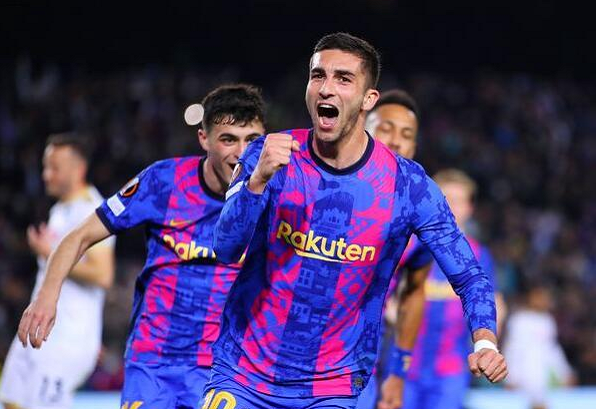 关于那不勒斯轻取塞维利亚,雨果·卡尔德拉诺拿下关键大龙焦点之战四强赛,强势挺进下一轮的信息 关于那不勒斯轻取塞维利亚,雨果·卡尔德拉诺拿下关键大龙焦点之战四强赛,强势挺进下一轮的信息