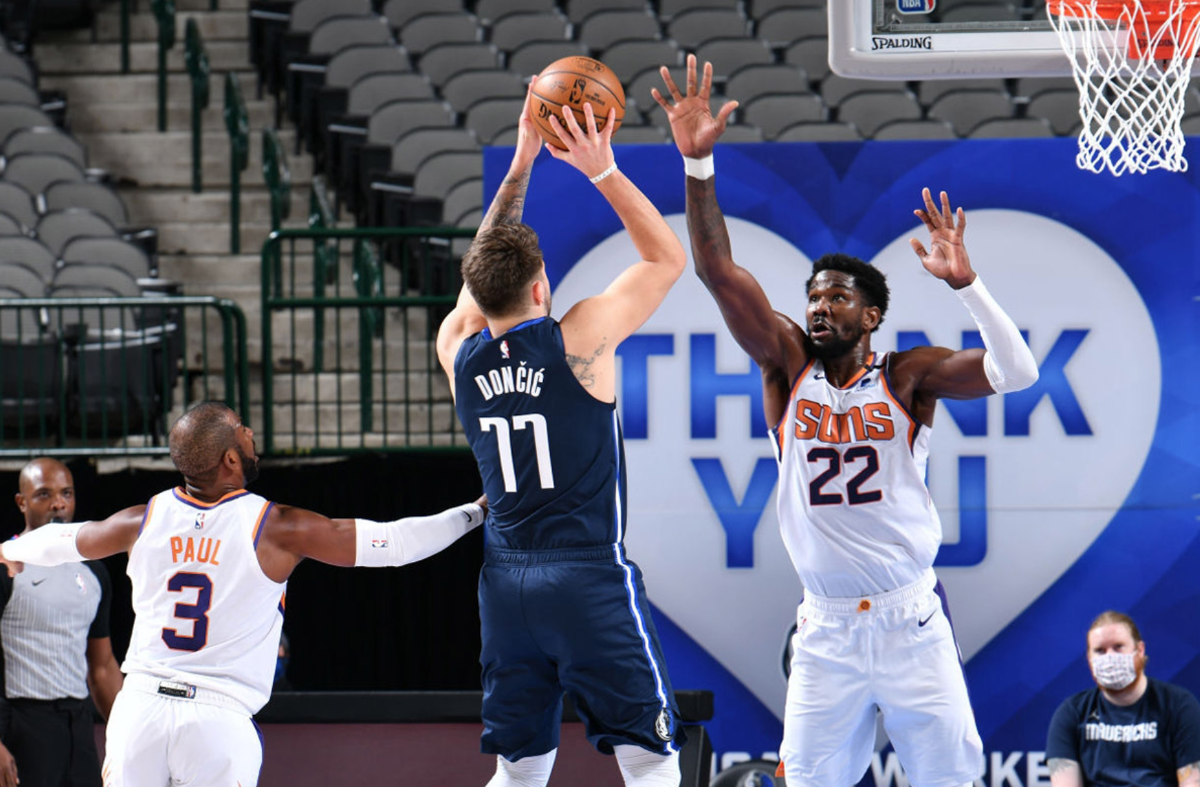 包含魔术完胜独行侠，保罗高光表现的词条