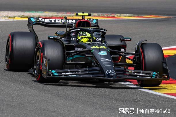 迈凯伦绝杀梅赛德斯，汉密尔顿带队取胜