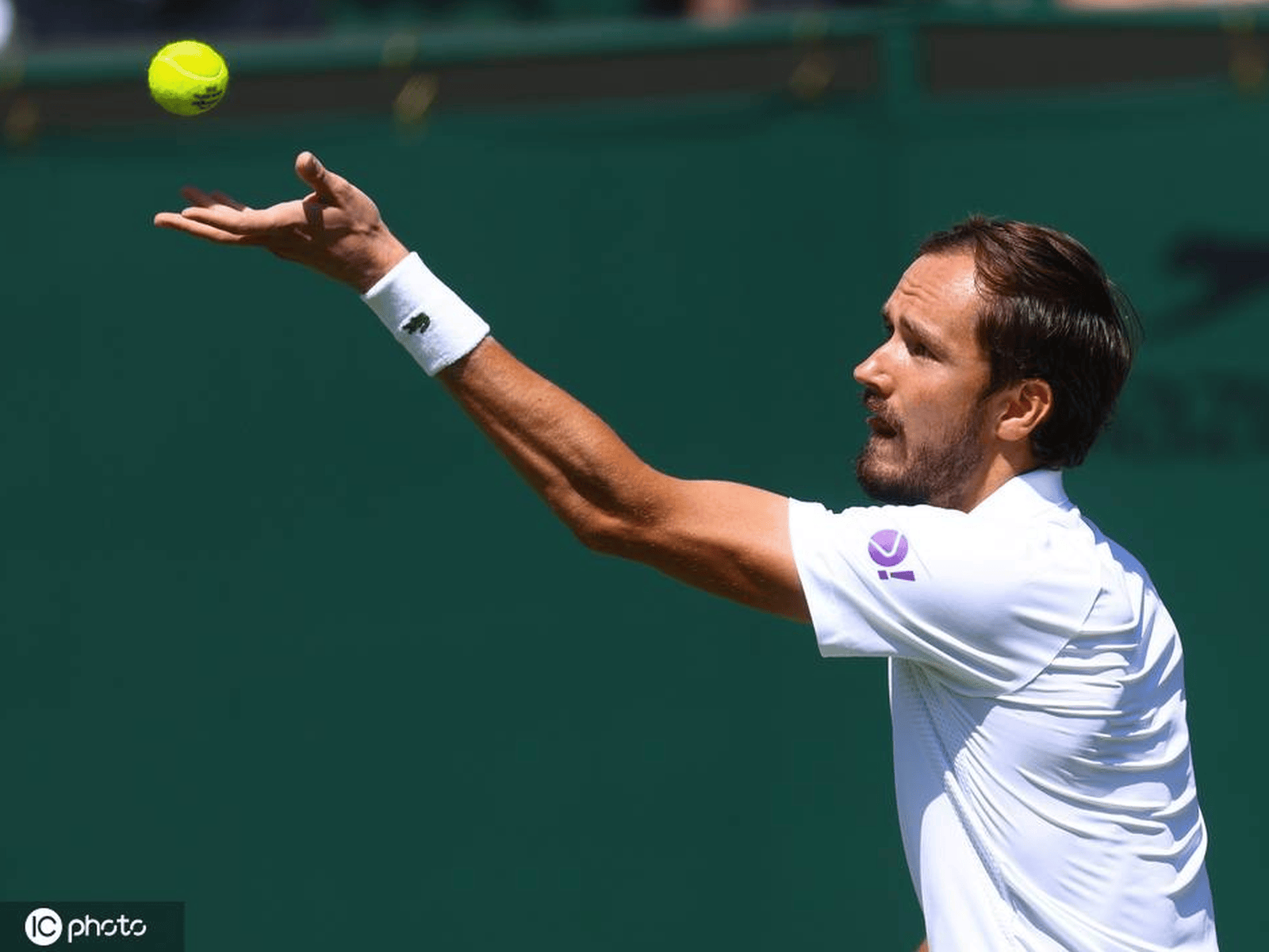 法网逆转温网，梅德韦杰夫关键制胜