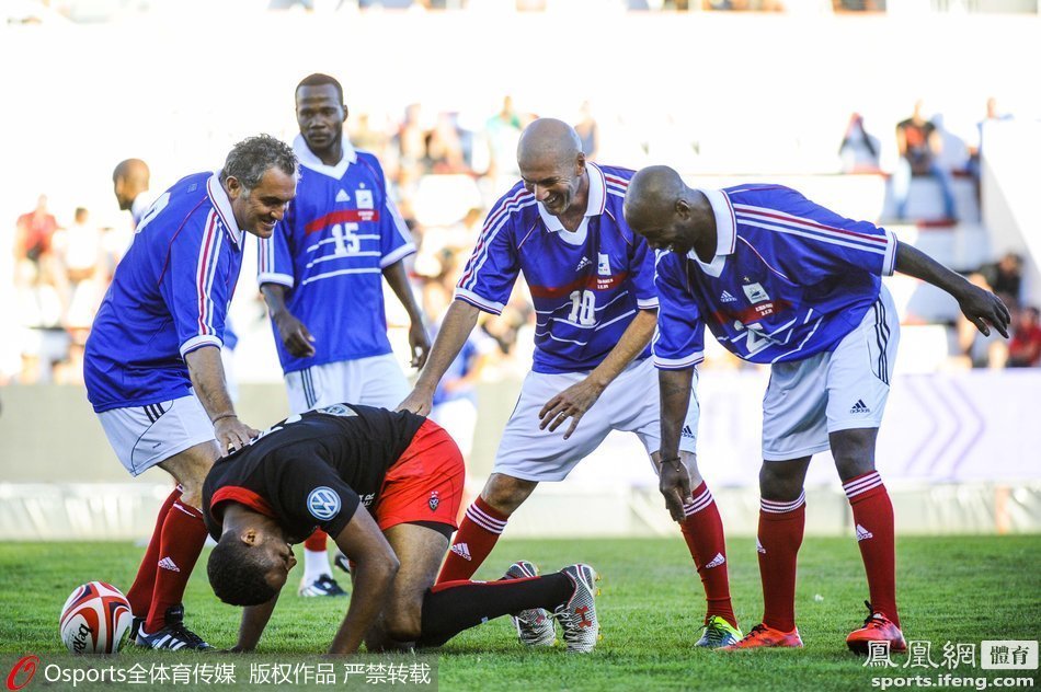 奥地利队碾压法国队，梁靖崑统治全场