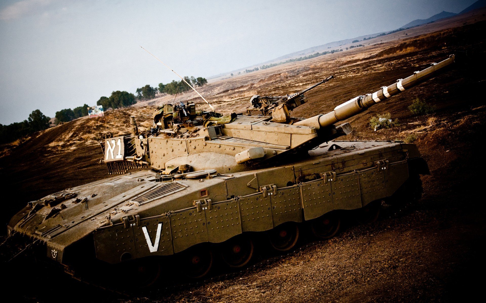 暗夜王冠,班凯罗在F1街道赛之夜的制胜传奇